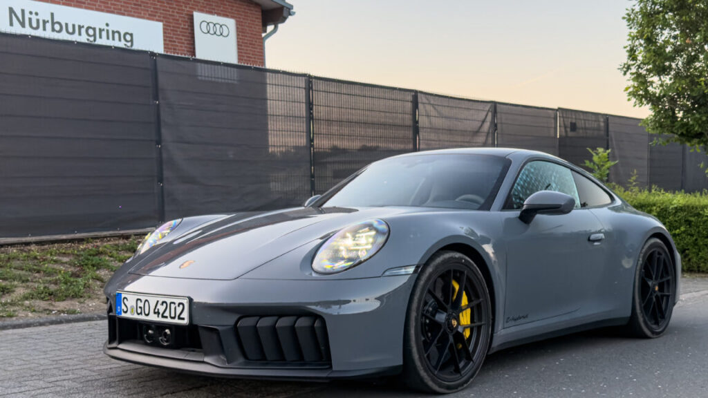 2025-Porsche-911-GTS-T-Hybrid-1-1152x648-1