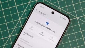 Google Messages can now blur unwanted nudes, remind people not to ...