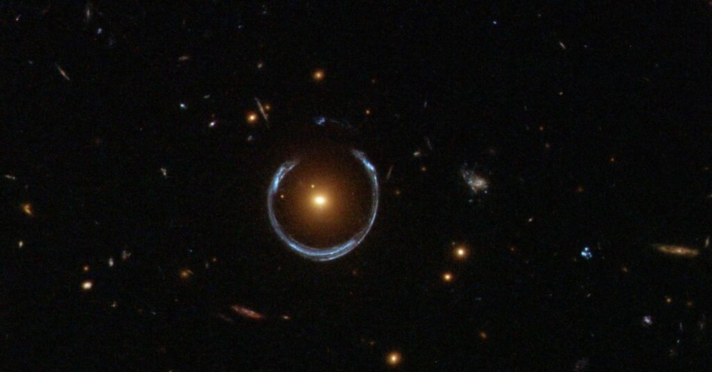 hubble-lrg3757-potw1151a-med