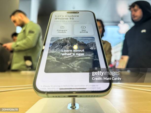 4,599 Apple Iphone Sales Stock Photos, High-Res Pictures, and ...