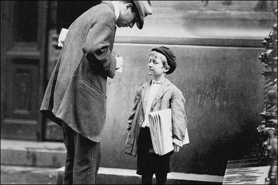 historical-child-labor-newspaper-boy-blogsize