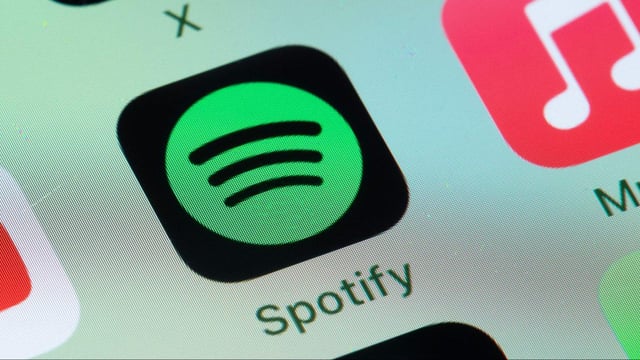 Spotify will now let free users pick and play tracks : r/truespotify