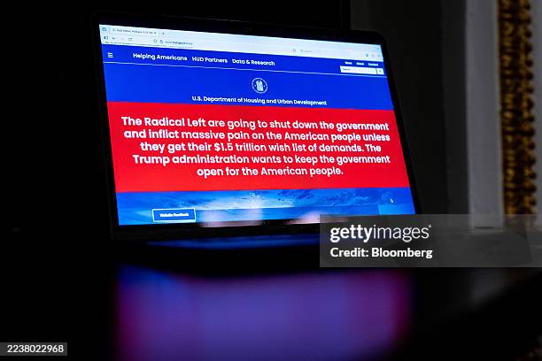 321 Website Shut Down Stock Photos, High-Res Pictures, and Images ...