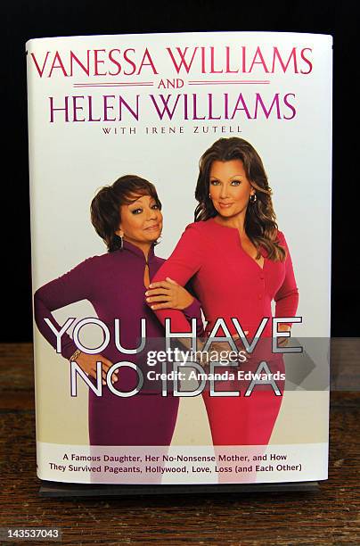 46 Vanessa Williams And Her Mother Helen Williams Sign And Discuss ...