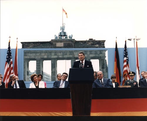 reagan-berlin-wall