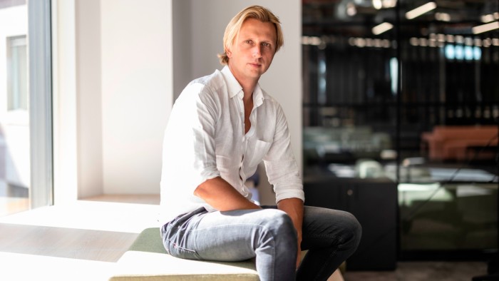 Revolut boss blames UK licence delays on banking crisis