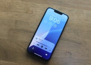 Apple reportedly plans ambitious satellite-powered iPhone features ...