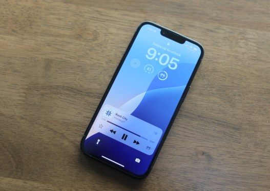 Apple reportedly plans ambitious satellite-powered iPhone features ...