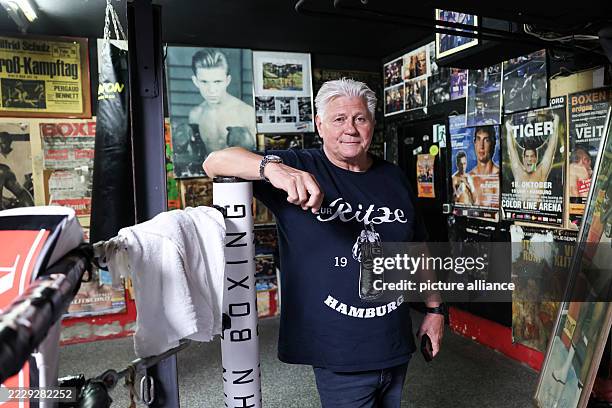 198 Zur Ritze Stock Photos, High-Res Pictures, and Images - Getty ...