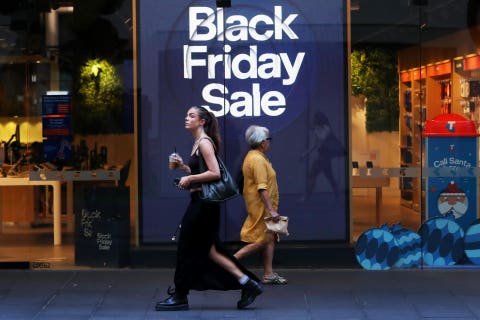 Black Friday Sets New Online Spending Record With $11.8 Billion In ...