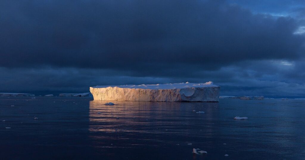 sci-doomsday-Glacier-1390504170