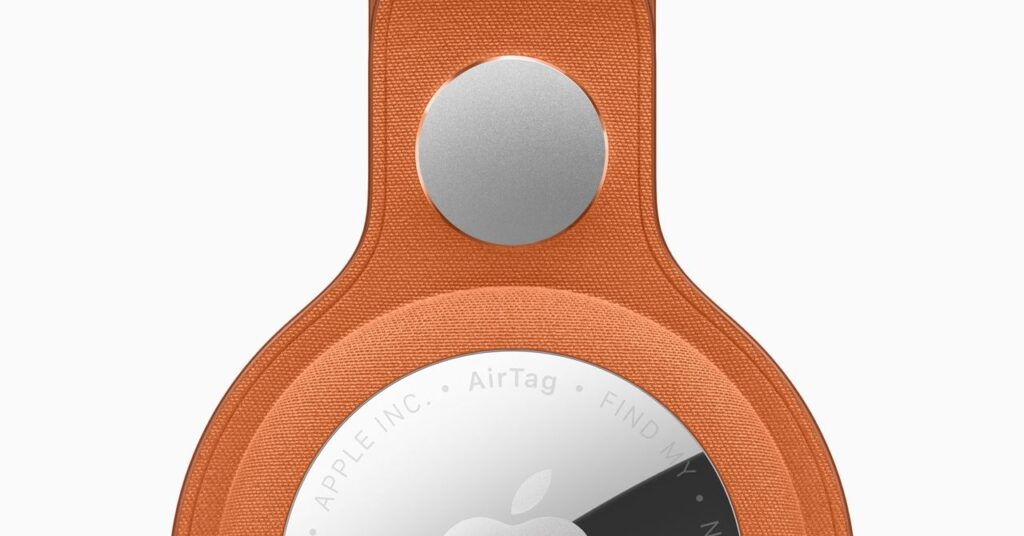 Apple-AirTag-FineWoven-Key-Ring
