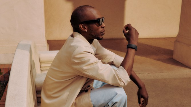 Meta pauses international expansion of its Ray-Ban Display glasses ...