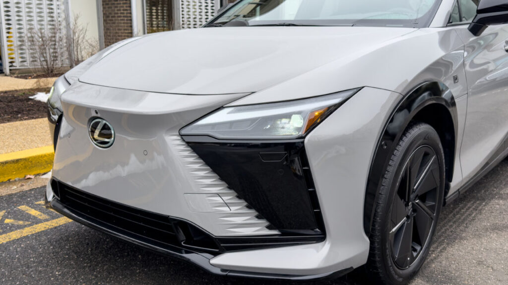 2026-Lexus-RZ-550e-1-1152x648-1
