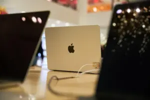 Apple’s touchscreen MacBooks might also have a Dynamic Island