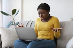 How to React to a Negative Comment on Your Blog