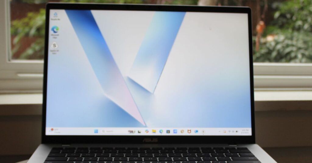 Asus-Vivobook-14_front-view_Photo-SOURCE-Luke-Larsen
