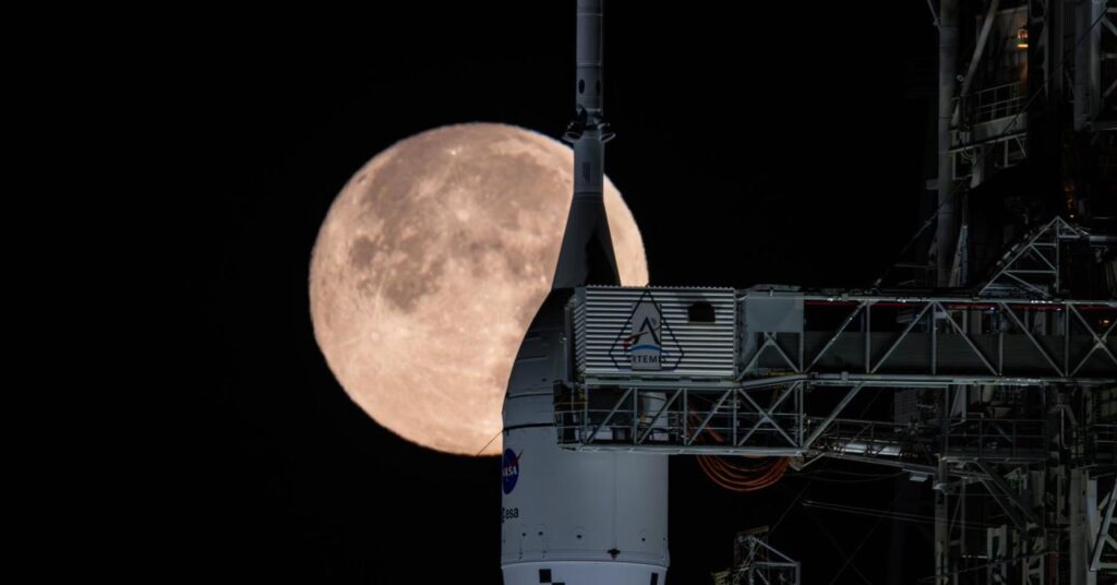 artemis-ii-at-the-pad-full-snow-moon-02012026-4large