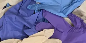 Overestimation of microplastics potentially caused by scientists’ gloves