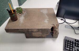 main-concrete-laptop-stand-overview