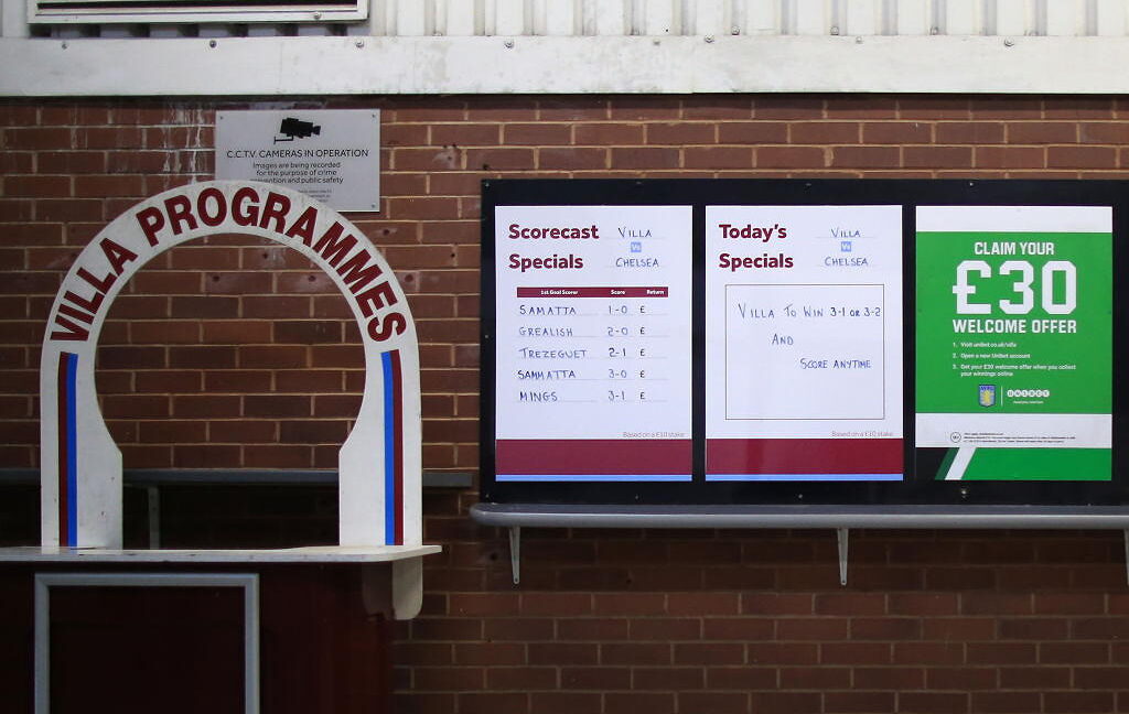 Aston Villa v Leeds United - Premier League