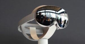 You can now turn 2D apps into 3D while using the Galaxy XR headset ...